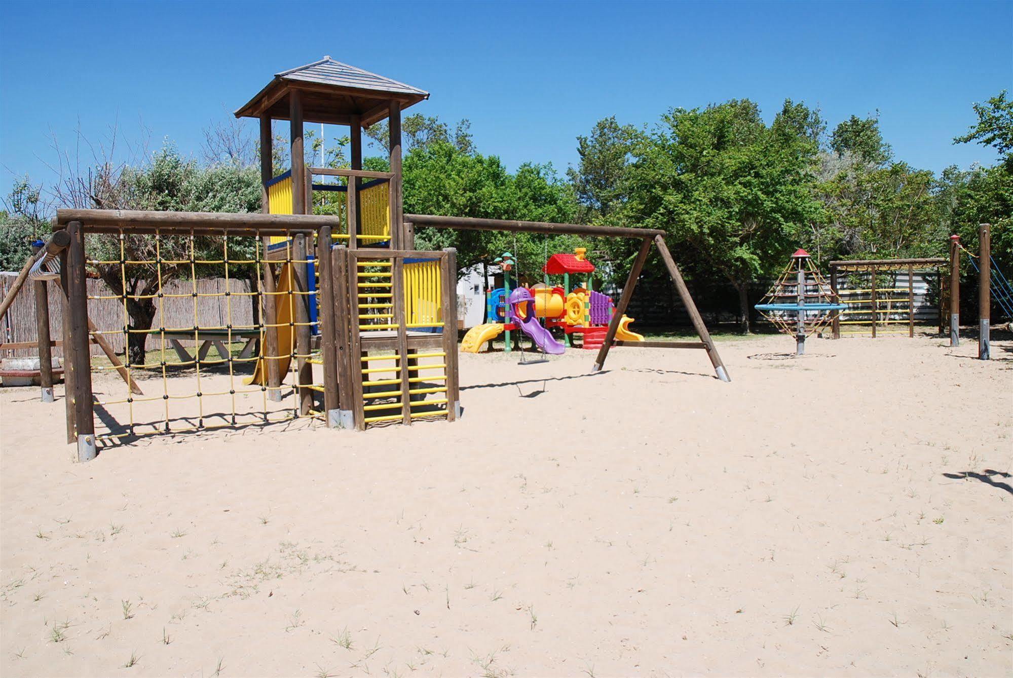 Holiday Center Valdor คาวัลลิโน-เตรปอร์ติ ภายนอก รูปภาพ